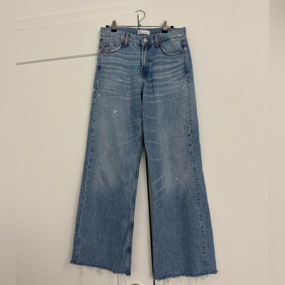 Zara Denim - Zara Wide Straight Jeans Size 2 Fringed Hem